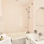 Guestready - Magnifique Parisien Appartement Paris